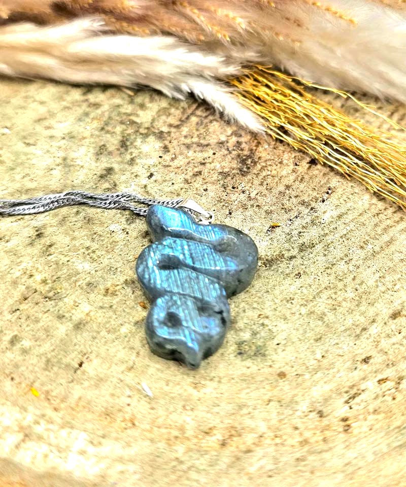 Nature Labradorite Carved Flashy Snake Pendant Necklace