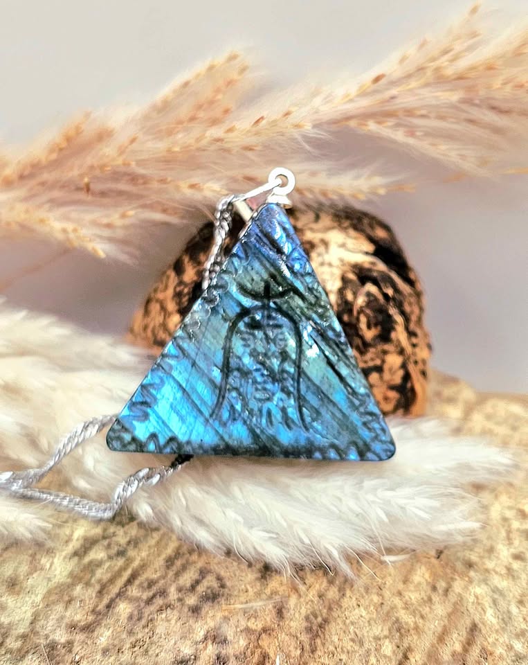 Nature Labradorite Oriental Talisman Symbol Pendant Necklace