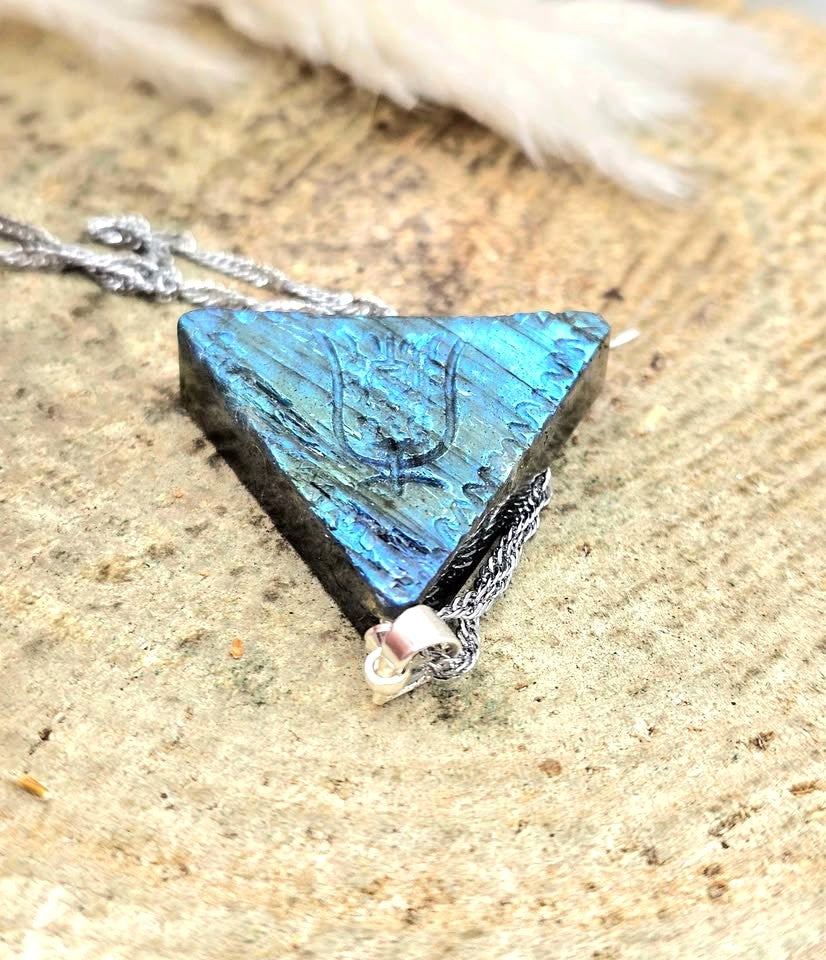 Nature Labradorite Oriental Talisman Symbol Pendant Necklace