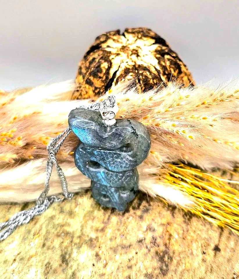 Nature Labradorite Carved Flashy Snake Pendant Necklace