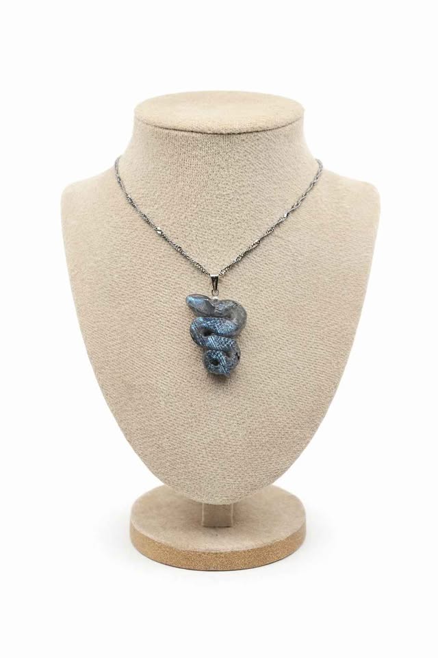 Nature Labradorite Carved Flashy Snake Pendant Necklace