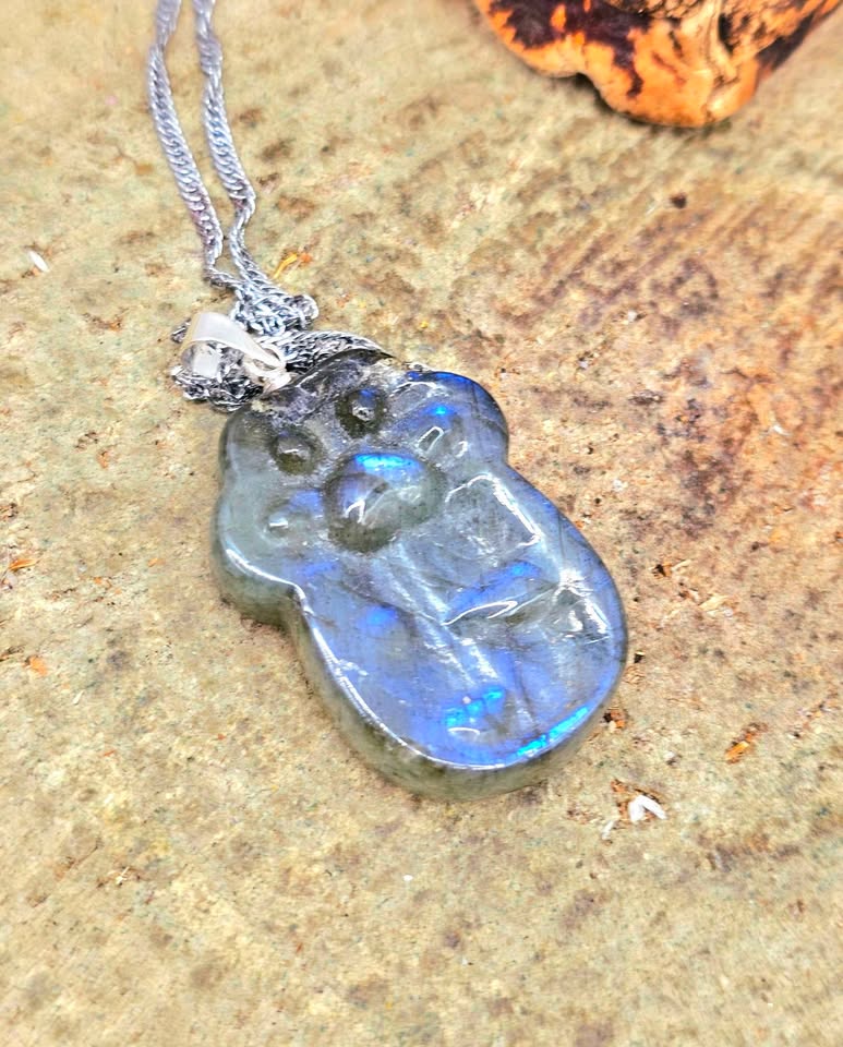 Nature Labradorite Carved Lucky Cat Paw Pendant Necklace