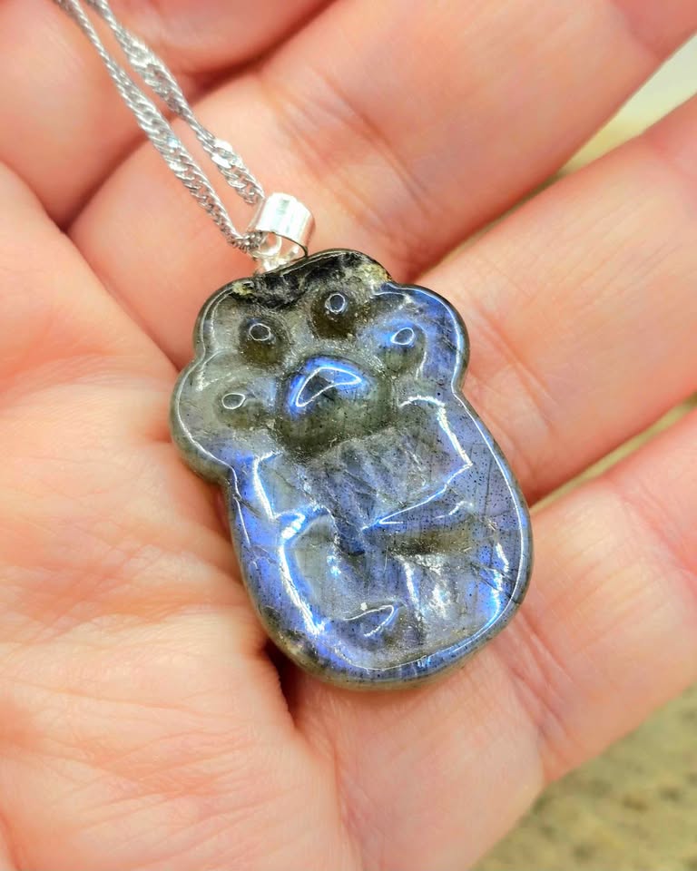 Nature Labradorite Carved Lucky Cat Paw Pendant Necklace