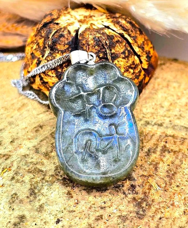 Nature Labradorite Carved Lucky Cat Paw Pendant Necklace