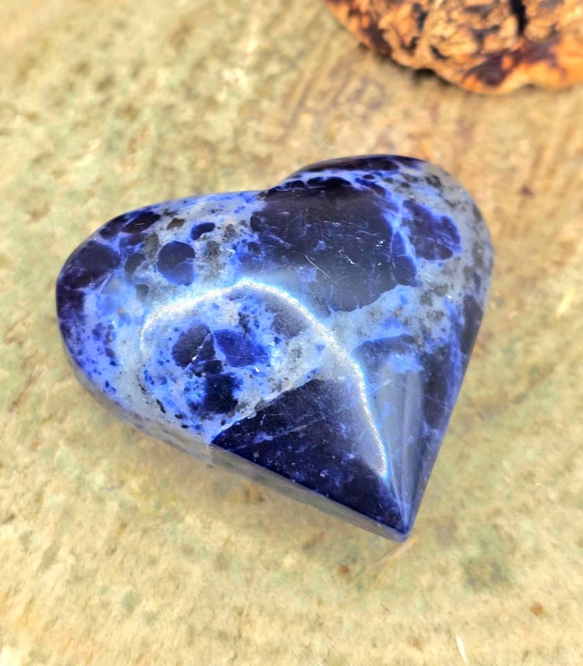 Nature Blue Sodalite Heart Palm Stones