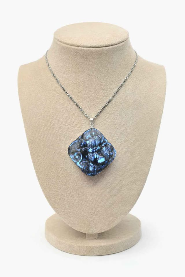 Nature Labradorite Carved Nine Tails Fox Pendant Necklace