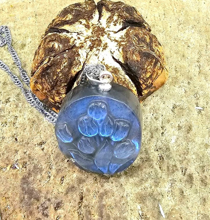 Nature Labradorite Carved Tulips Pendant Necklace