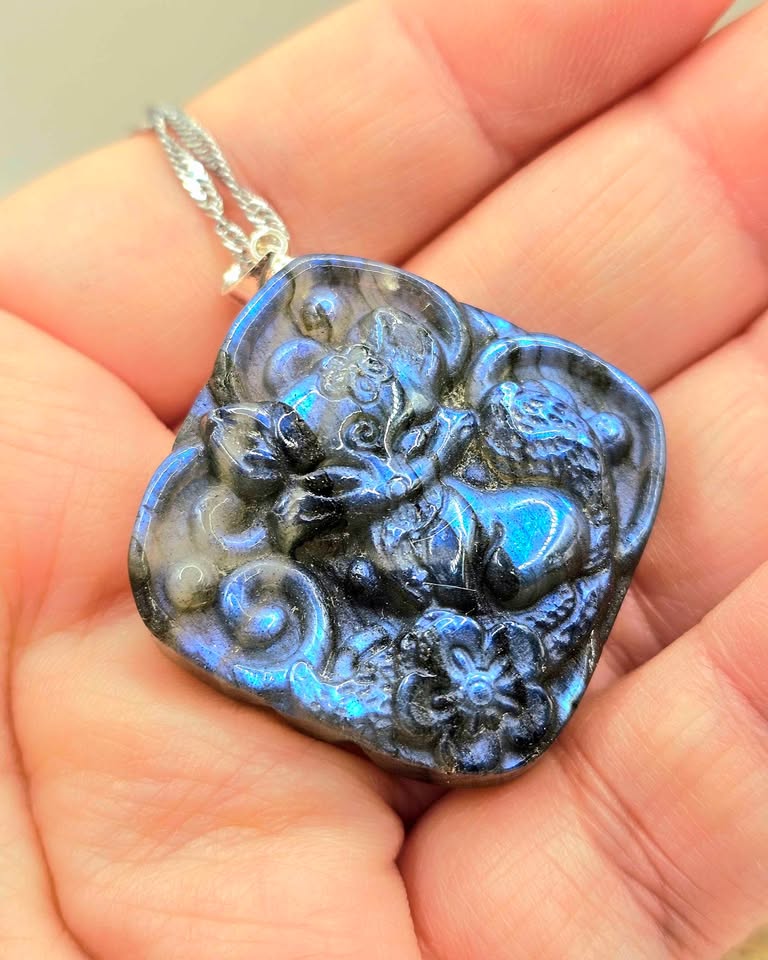Nature Labradorite Carved Nine Tails Fox Pendant Necklace