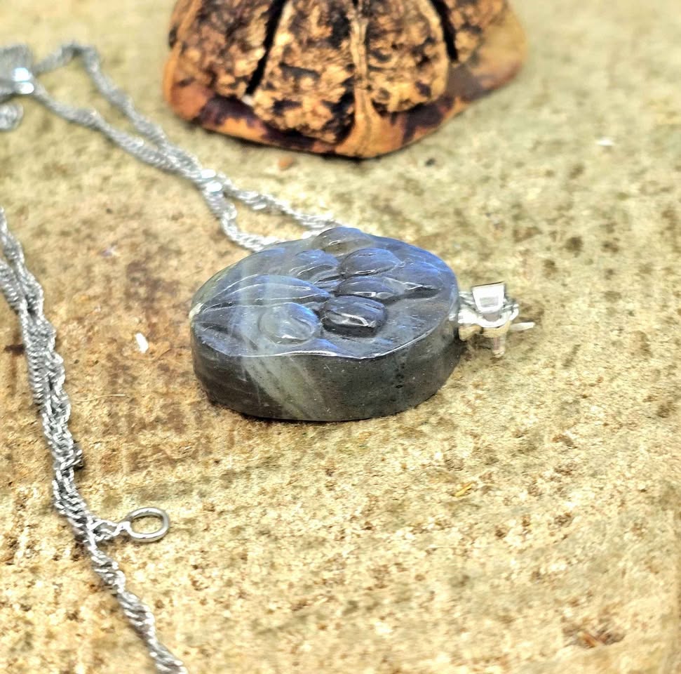Nature Labradorite Carved Tulips Pendant Necklace