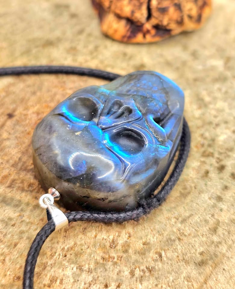 Labradorite skull pendant, different angle, part of the Gothic Skull Duo bundle - My Aura Gemstones