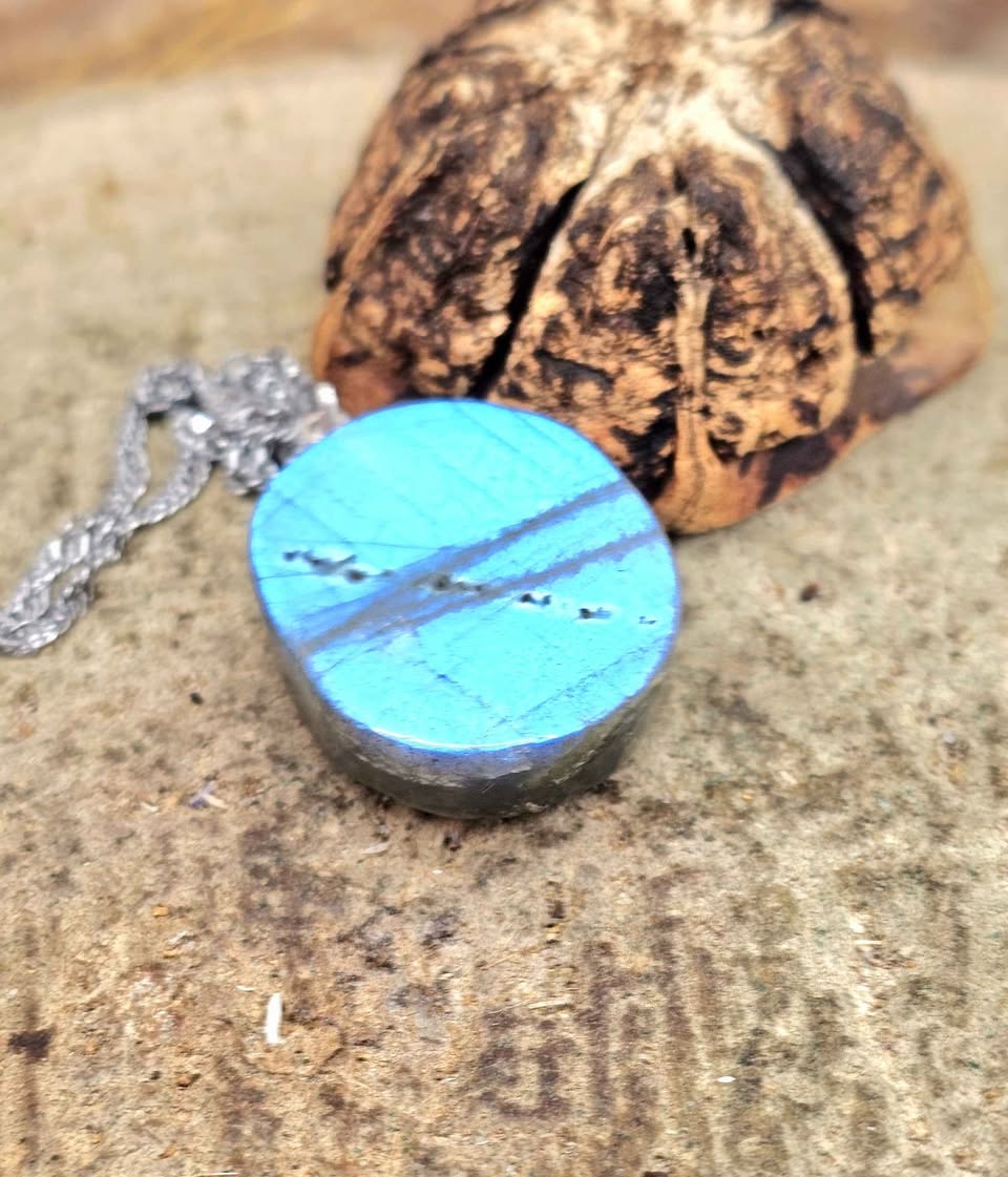 Nature Labradorite Carved Tulips Pendant Necklace