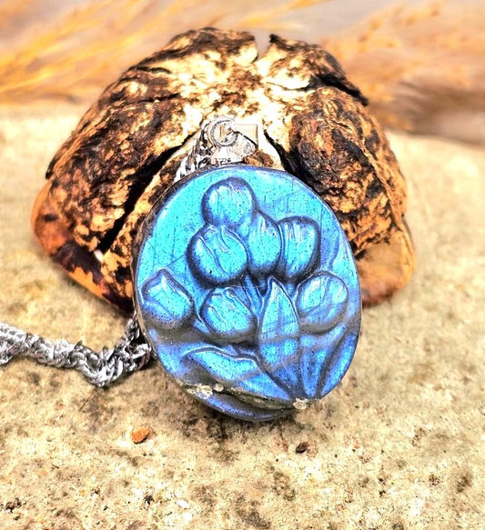 Nature Labradorite Carved Tulips Pendant Necklace