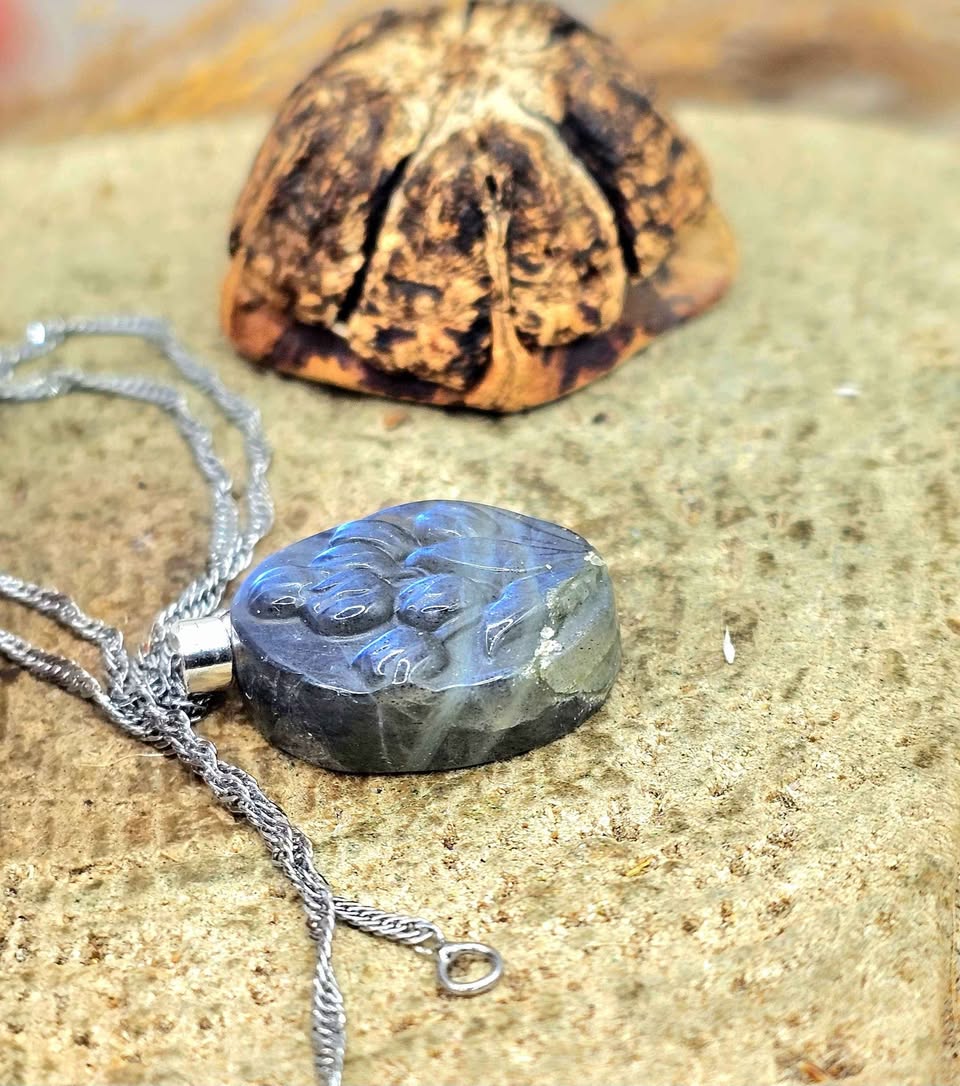 Nature Labradorite Carved Tulips Pendant Necklace