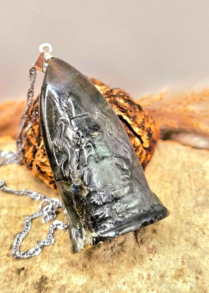 Nature Carved Buddha &amp; Dragon Pendant Necklace