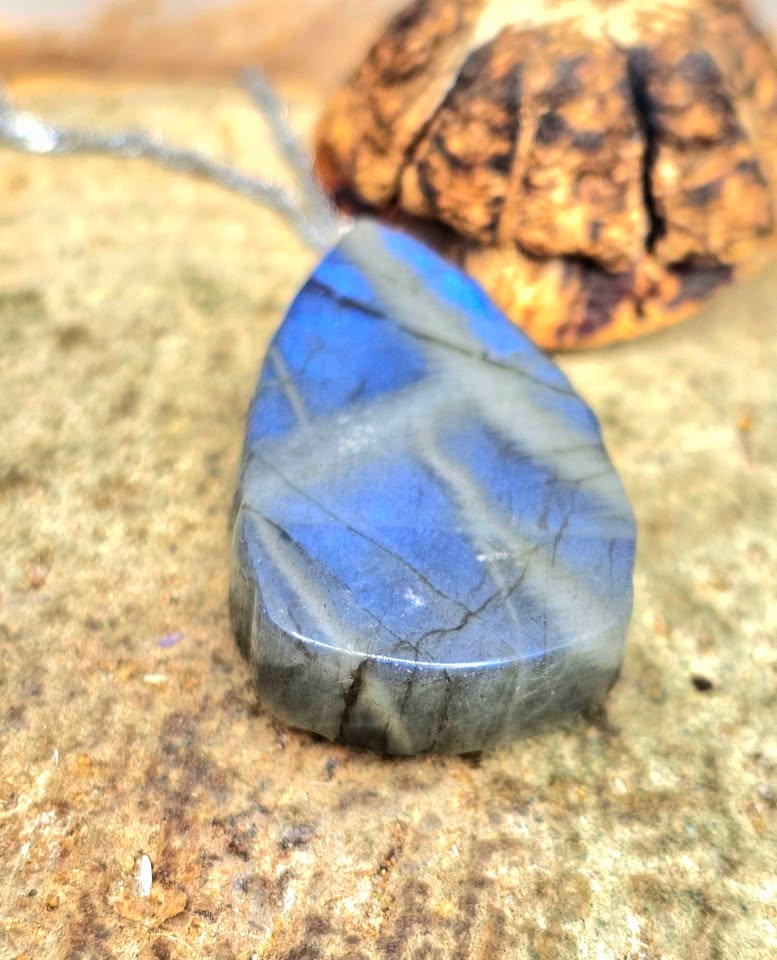 Nature Labradorite Tibetan Buddhism Pendant Necklace