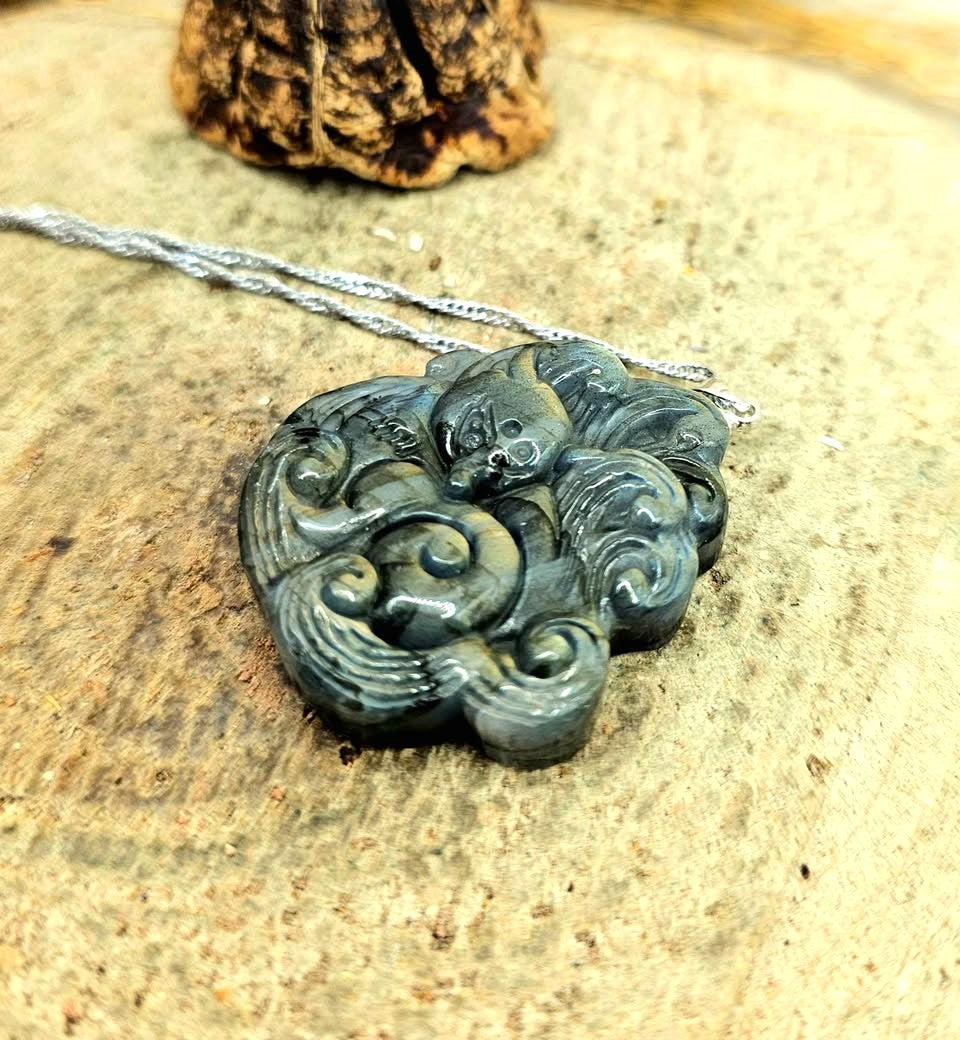 Labradorite carved elegant nine tails fox looking back pendant side view — My Aura Gemstones