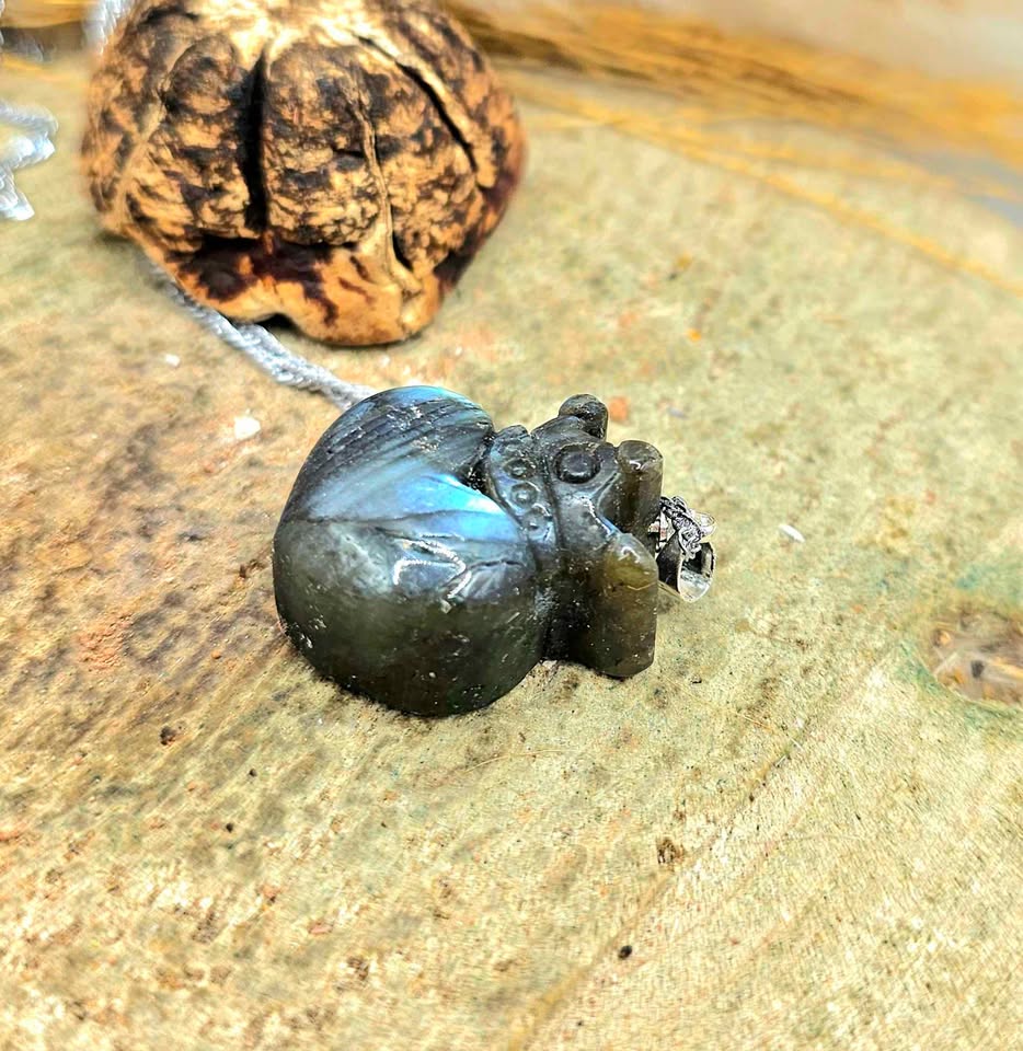 Labradorite heart with crown pendant necklace alternate angle — My Aura Gemstones