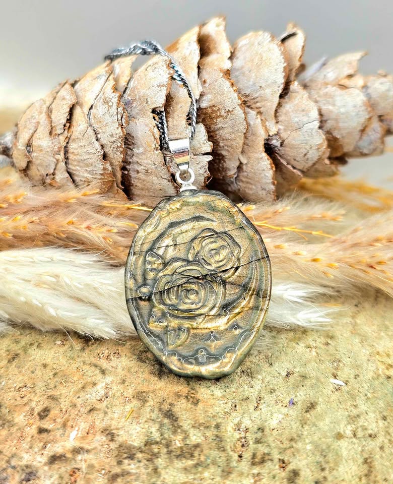 Natural Labradorite Carved Roses and Moon Pendant Necklace