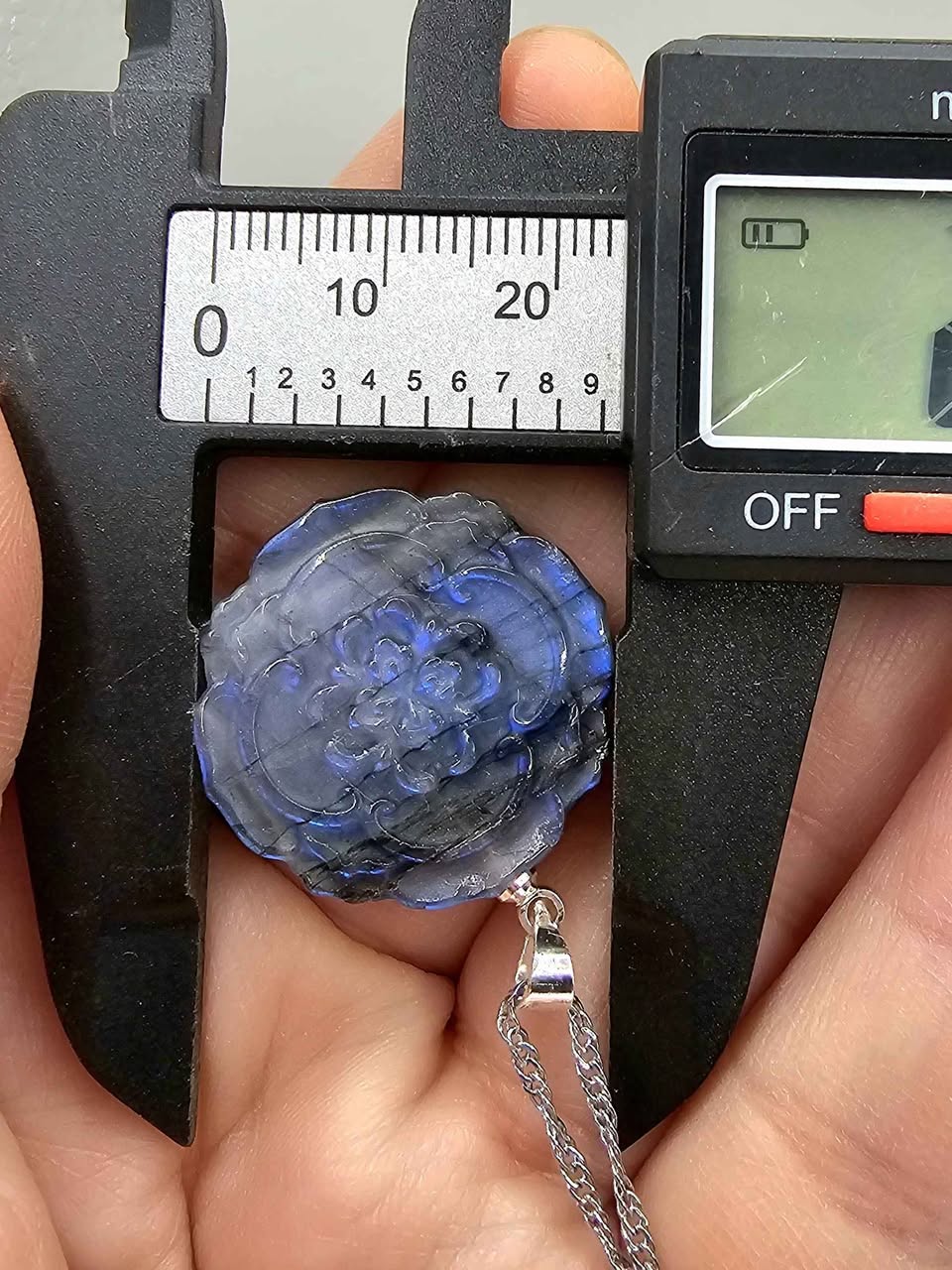 Nature Labradorite Carved Floral Pendant Necklace