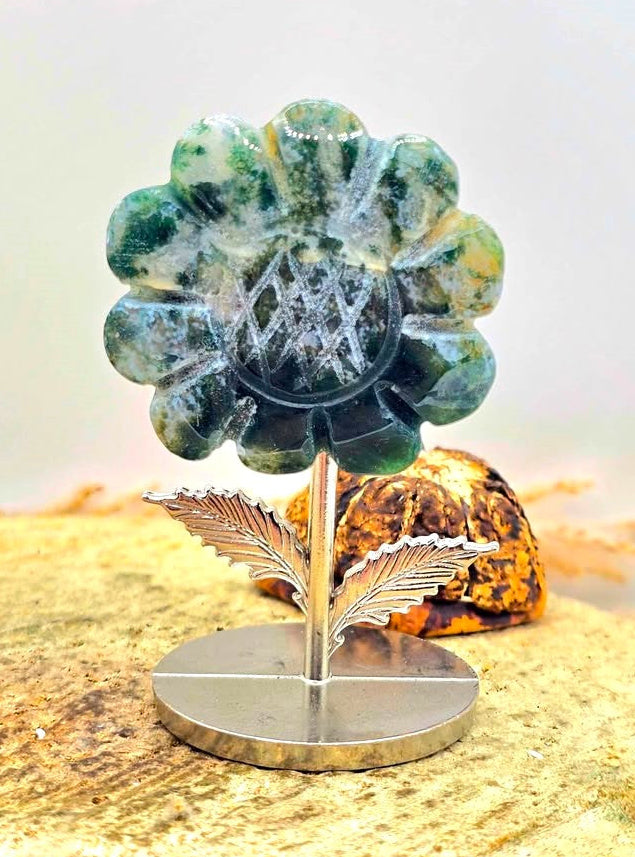Nature Green Moss Agate Carved Sunflower Stand .
