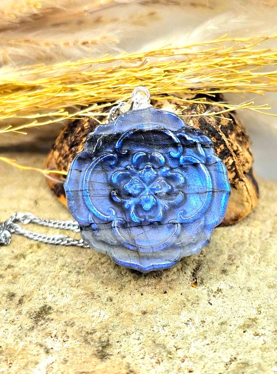 Nature Labradorite Carved Floral Pendant Necklace