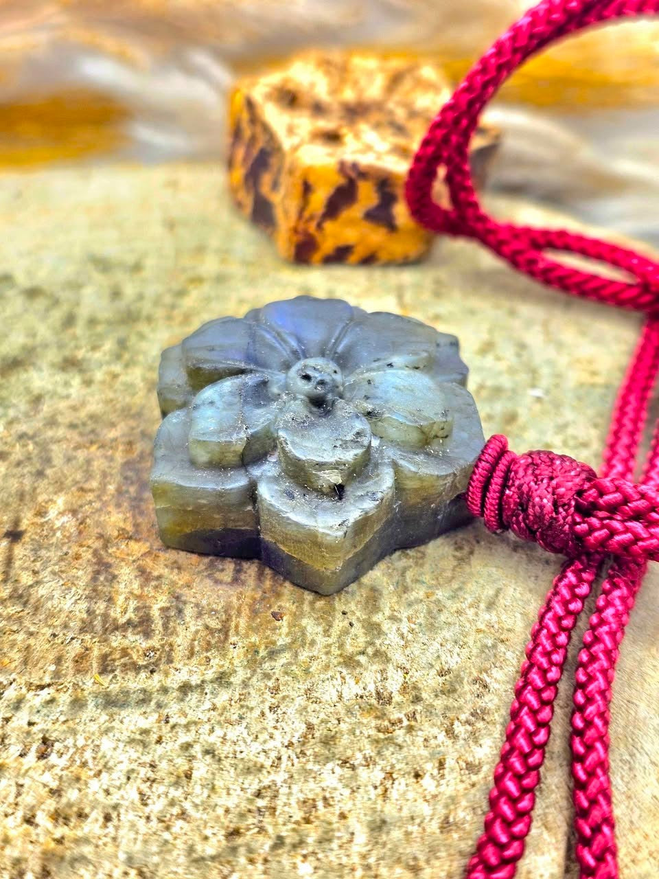 Nature Labradorite Carved Flower Hand Braided Pendant Necklace