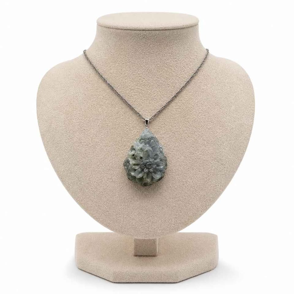Nature Labradorite Flower Pendant Necklace