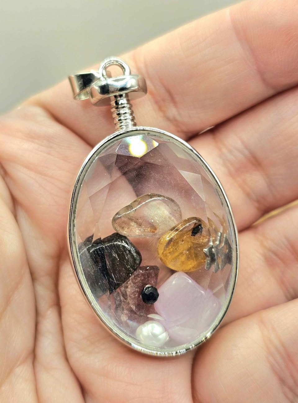 Nature Mixed Floating Crystals Oval Pendant Necklace