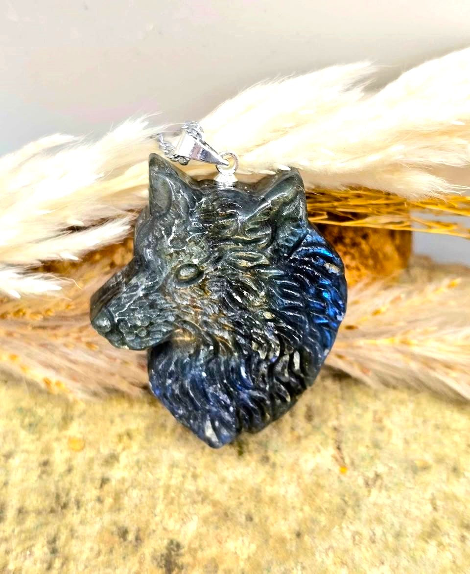 Natural Labradorite Wolf Head Pendant Necklace With Chain
