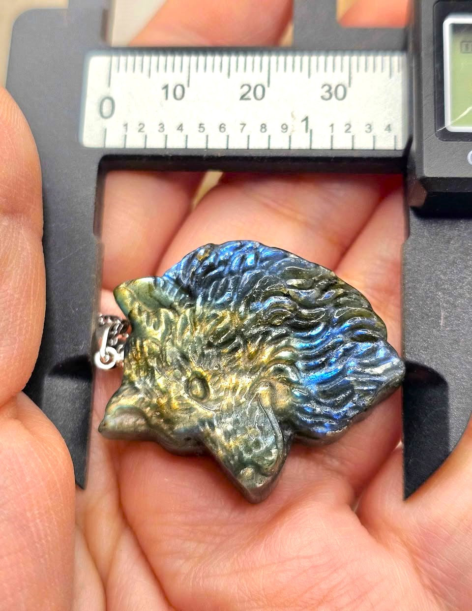 Natural Labradorite Wolf Head Pendant Necklace With Chain