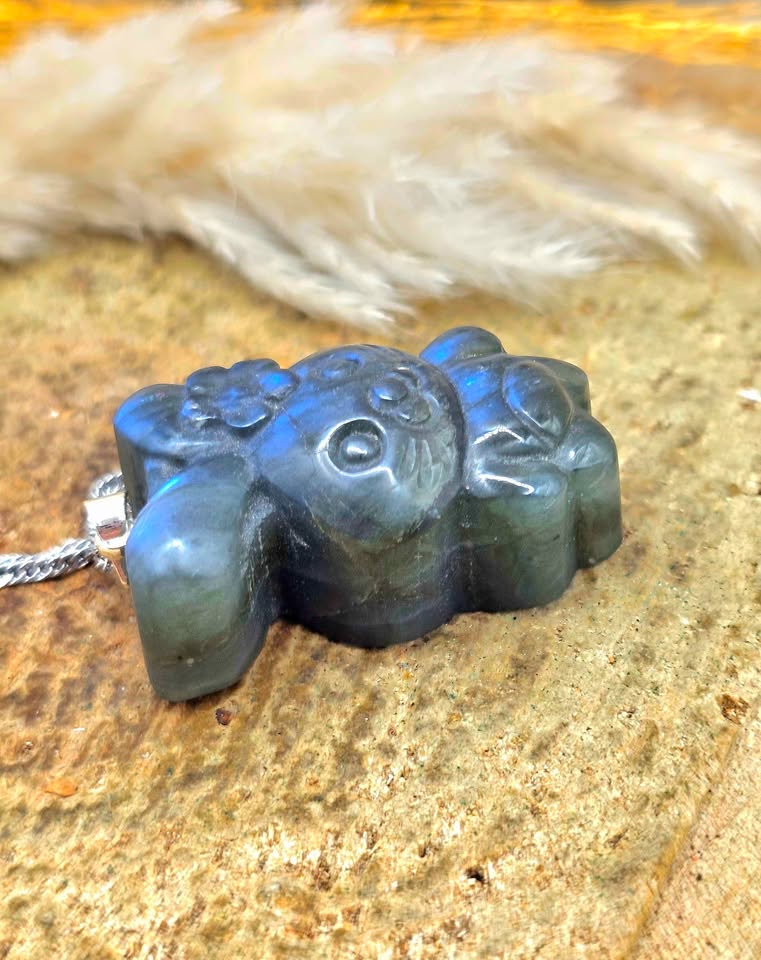 Natural Labradorite Rabbit Pendant – Flashy Labradorite Gemstone Necklace with Chain