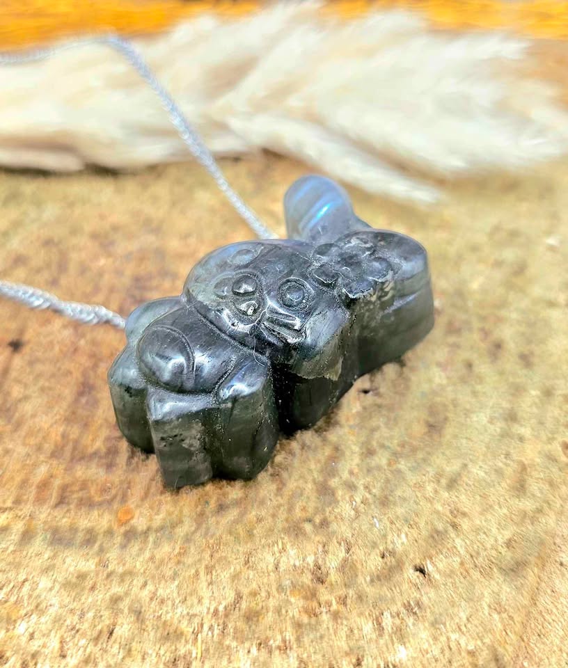 Natural Labradorite Rabbit Pendant – Flashy Labradorite Gemstone Necklace with Chain