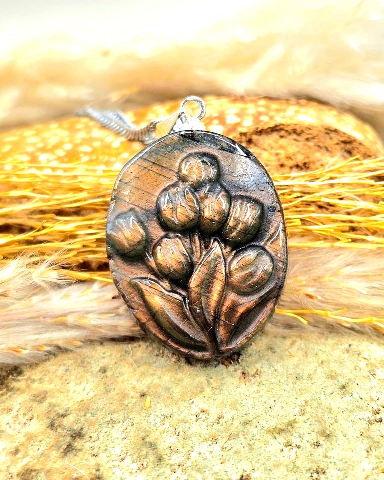 Labradorite tulips carved pendant with 7 blooms healing crystal necklace