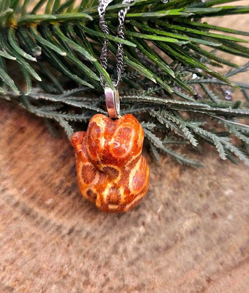 Natural Orange Chrysanthemum Coral Big Head Fox Pendant Necklace