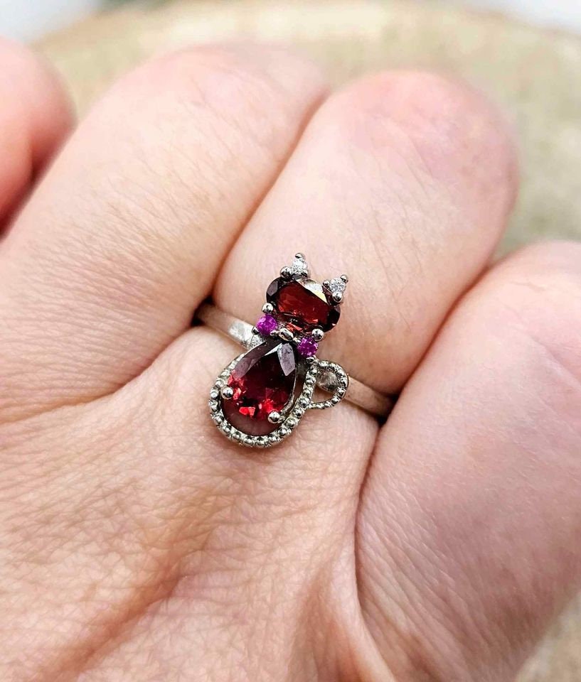Adorable Nature Red Garnet Gemstone Elegant Cat With Bow S925 Adjustable Ring