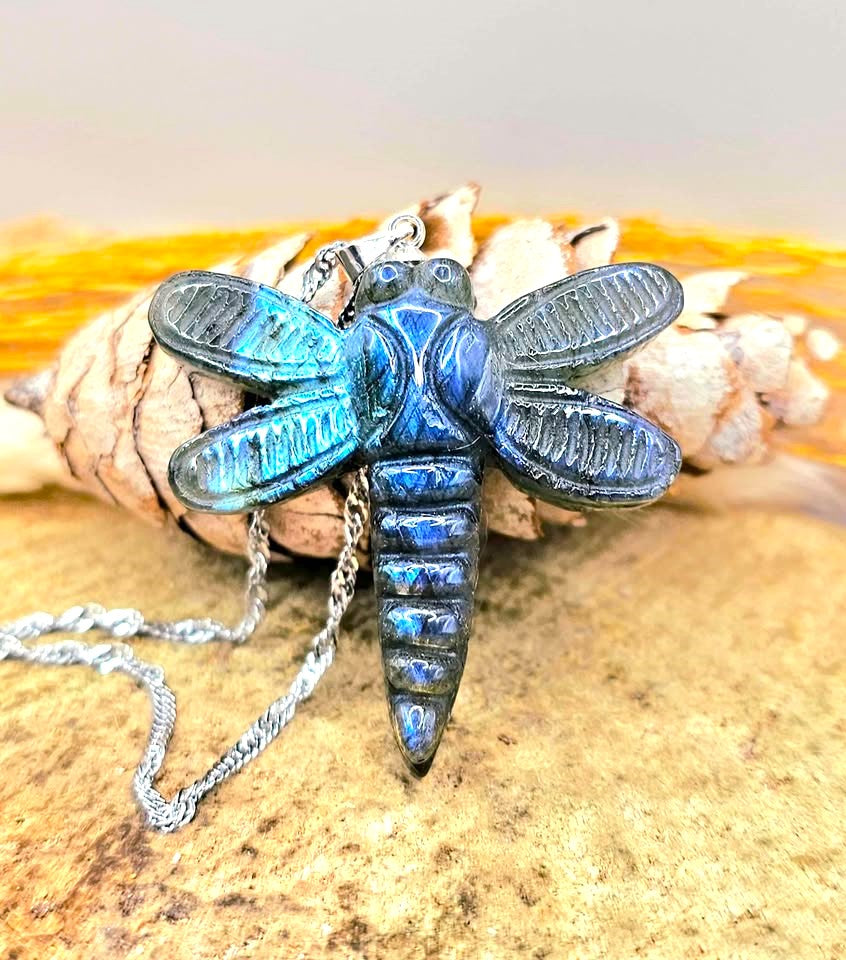 Natural labradorite craved  dragonfly-shaped pendant necklace with iridescent blue in front review-My Aura Gemstones