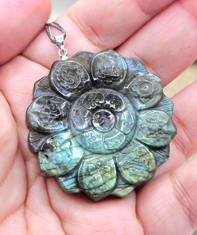 Natural Labradorite Tibet Buddhism Eight Auspicious Lotus Double Carving Pendant Necklace Displays on hand
