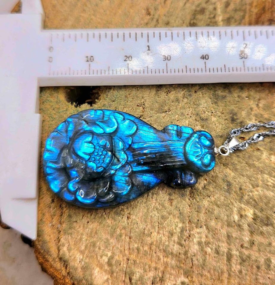 Nature Labradorite Carved Lotus Chinese Pipa Pendant Necklace