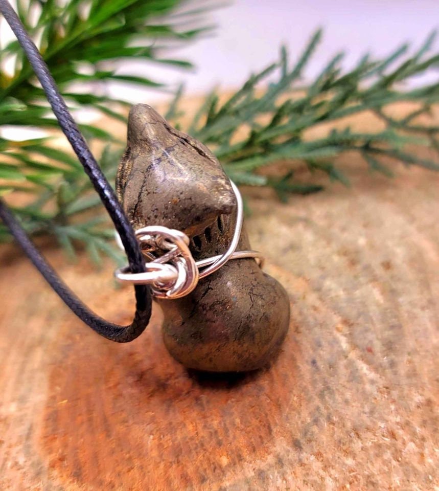 Beautiful Nature Gold Pyrite Hand Carved Wolf Pendant Necklace