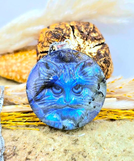 Labradorite cat face pendant necklace close-up — My Aura Gemstones