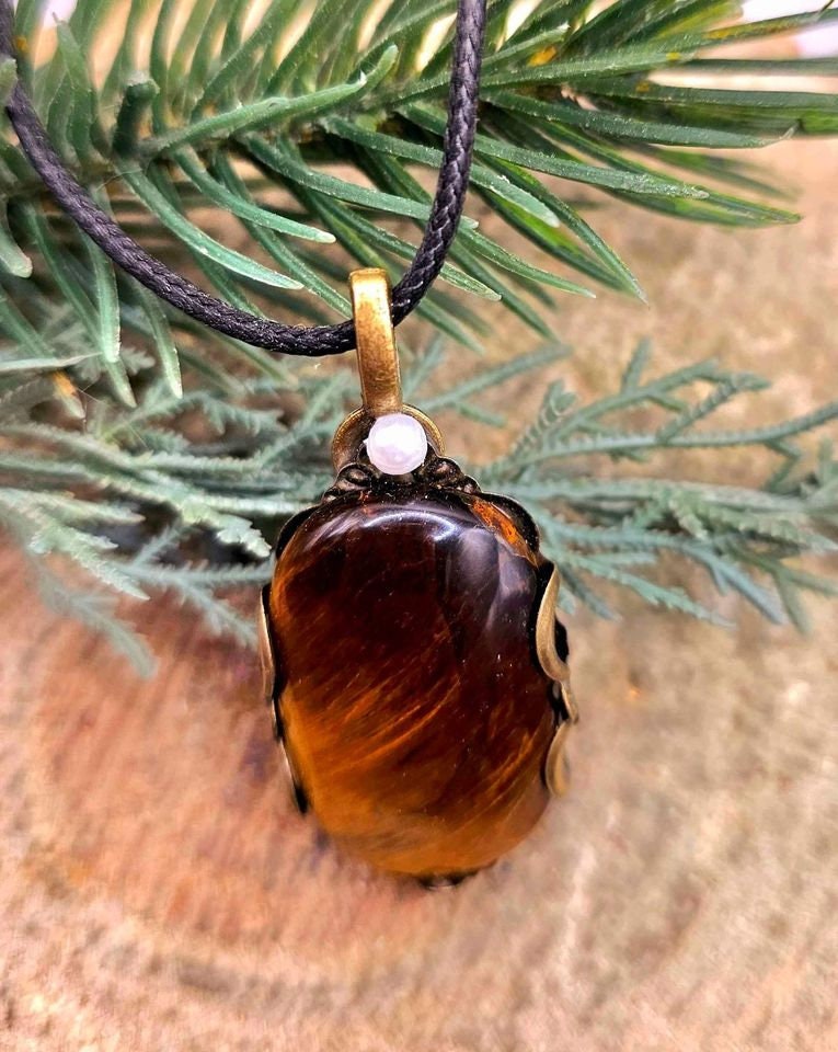 Nature Tiger Eye Polished Stone Flower Pattern Wrapped Pendant Necklace