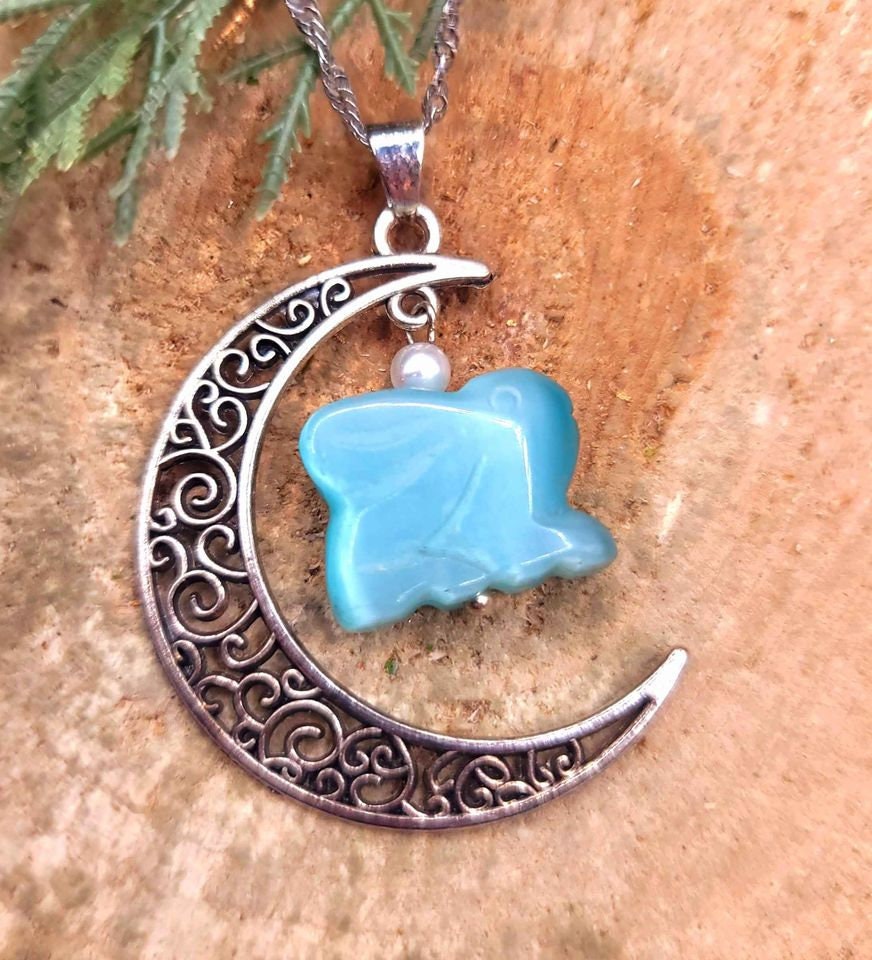 Beautiful Hanging Cat Eye Stone Rabbit With Moon Pendant Necklace