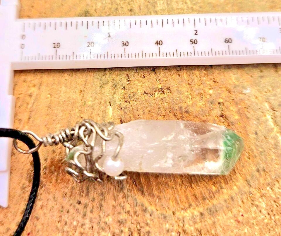Nature Green Phantom Long Point Wire Wrapped Pendant Necklace