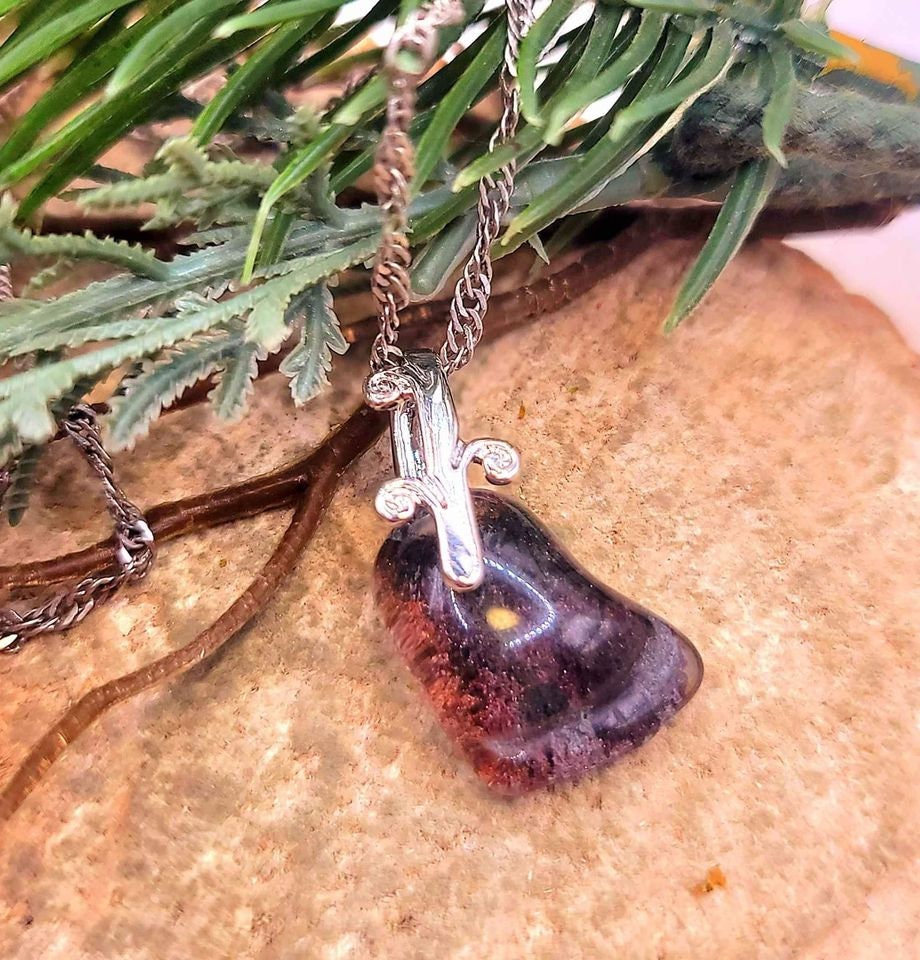 Beautiful Nature Phantom Quartz Hand Carved Foot Silver Leaf Pendant Necklace