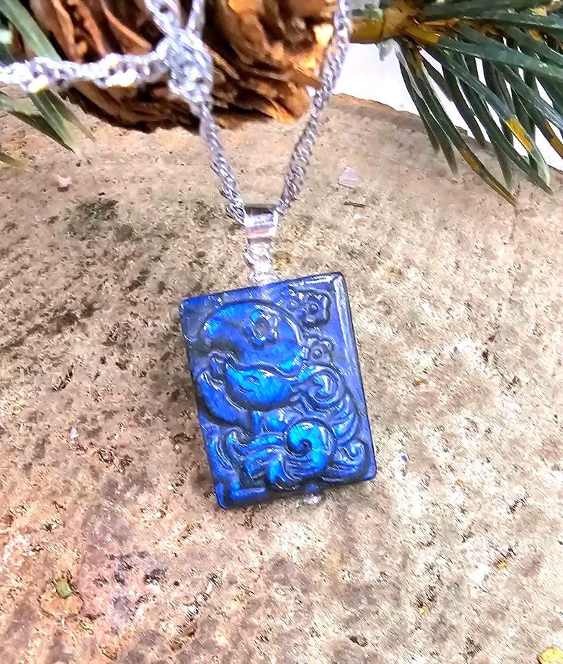 Nature Labradorite Carved Flashy Nine Tails Fox Pendant Necklace