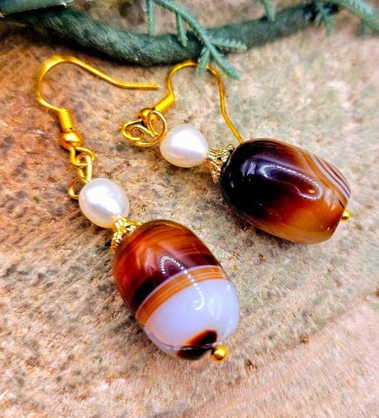 Banded agate dangle earrings with flashy pearl accent — My Aura Gemstones