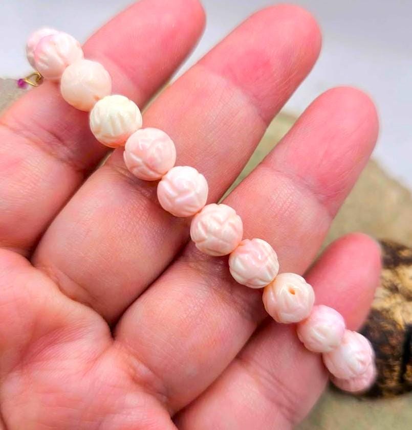 Nature Queen Pink Conch Lotus Carving Bead Butterfly Charm Bracelet