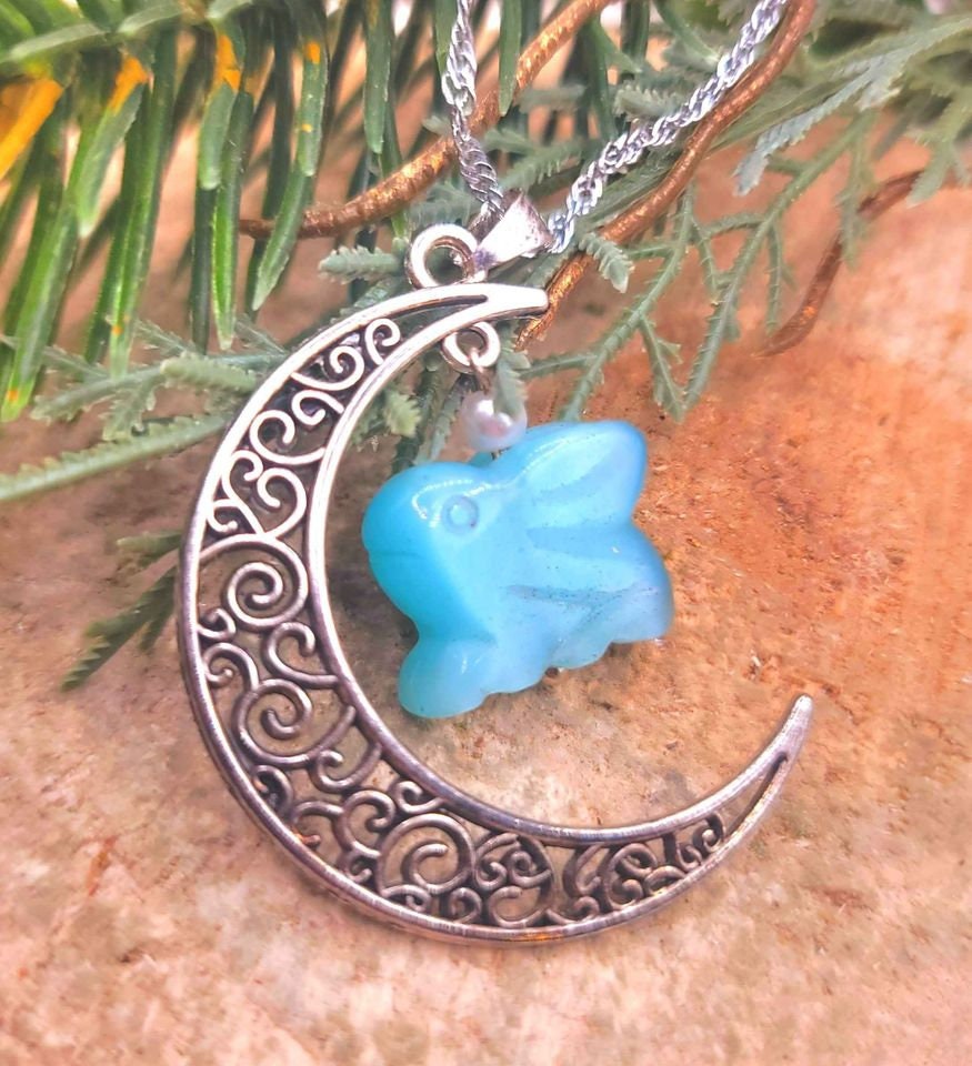 Beautiful Hanging Cat Eye Stone Rabbit With Moon Pendant Necklace