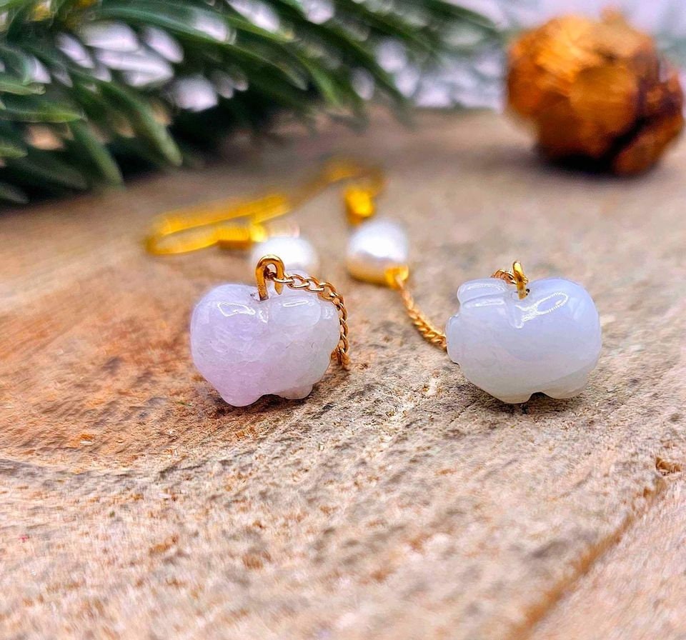 Nature Jade Hand Carved Blessing Pigs Flashy Pearl Dangle Earring