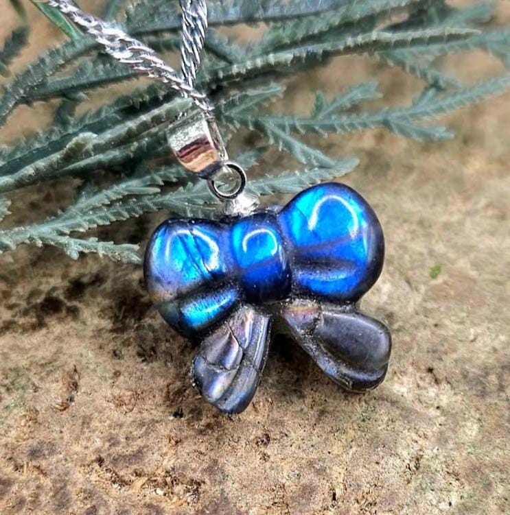 Nature Labradorite Flashy Cute Ribbon Pendant Necklace